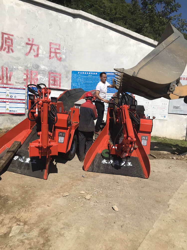 大美貴州 誠心服務(wù)——永力通礦用30扒渣機一路西南